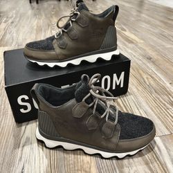 Sorel Kinetic Caribou Winter Boot (USA 8)