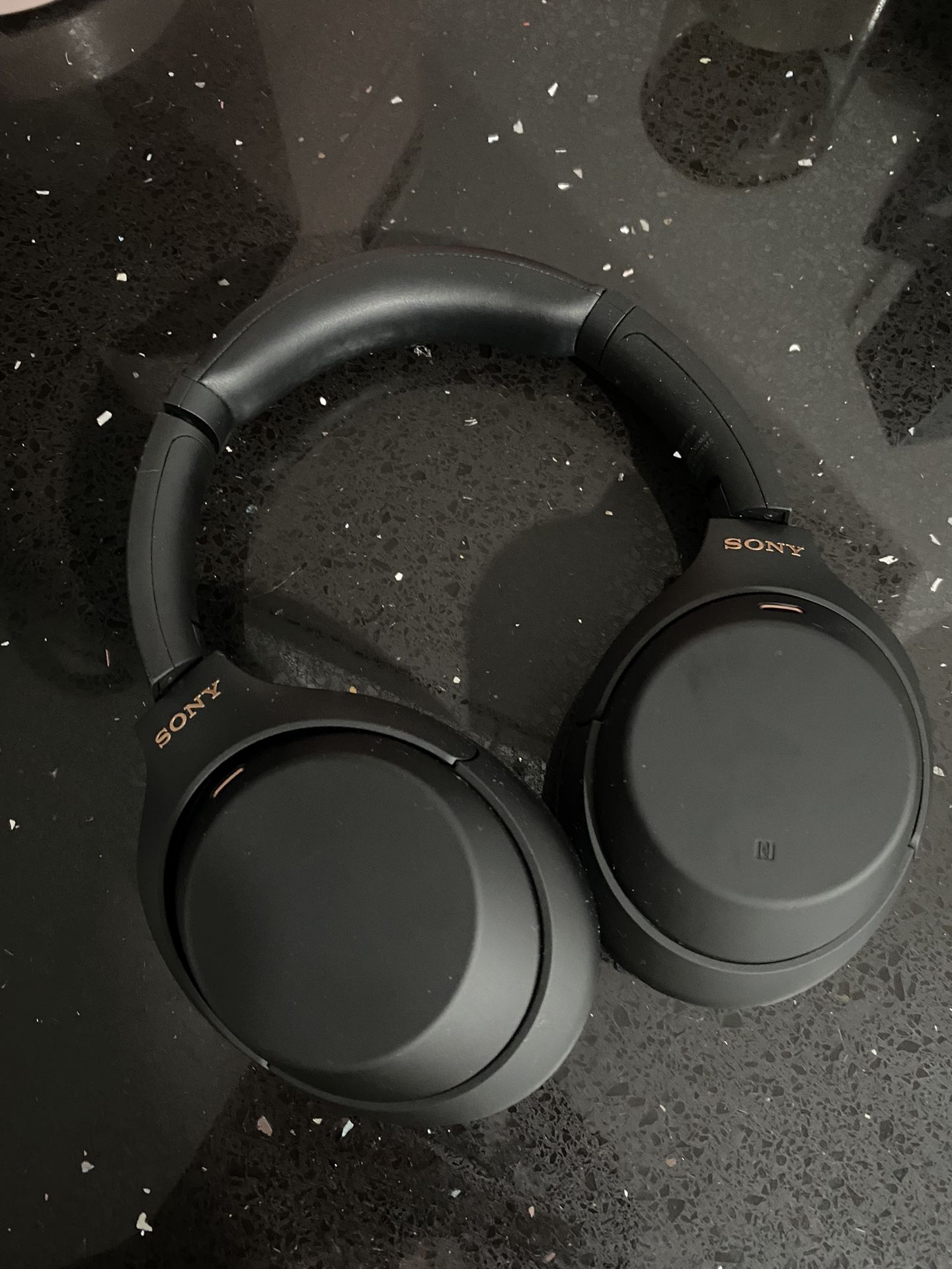 WH1000XM4 Wireless Noise Cancelling Over the Ear Headphones