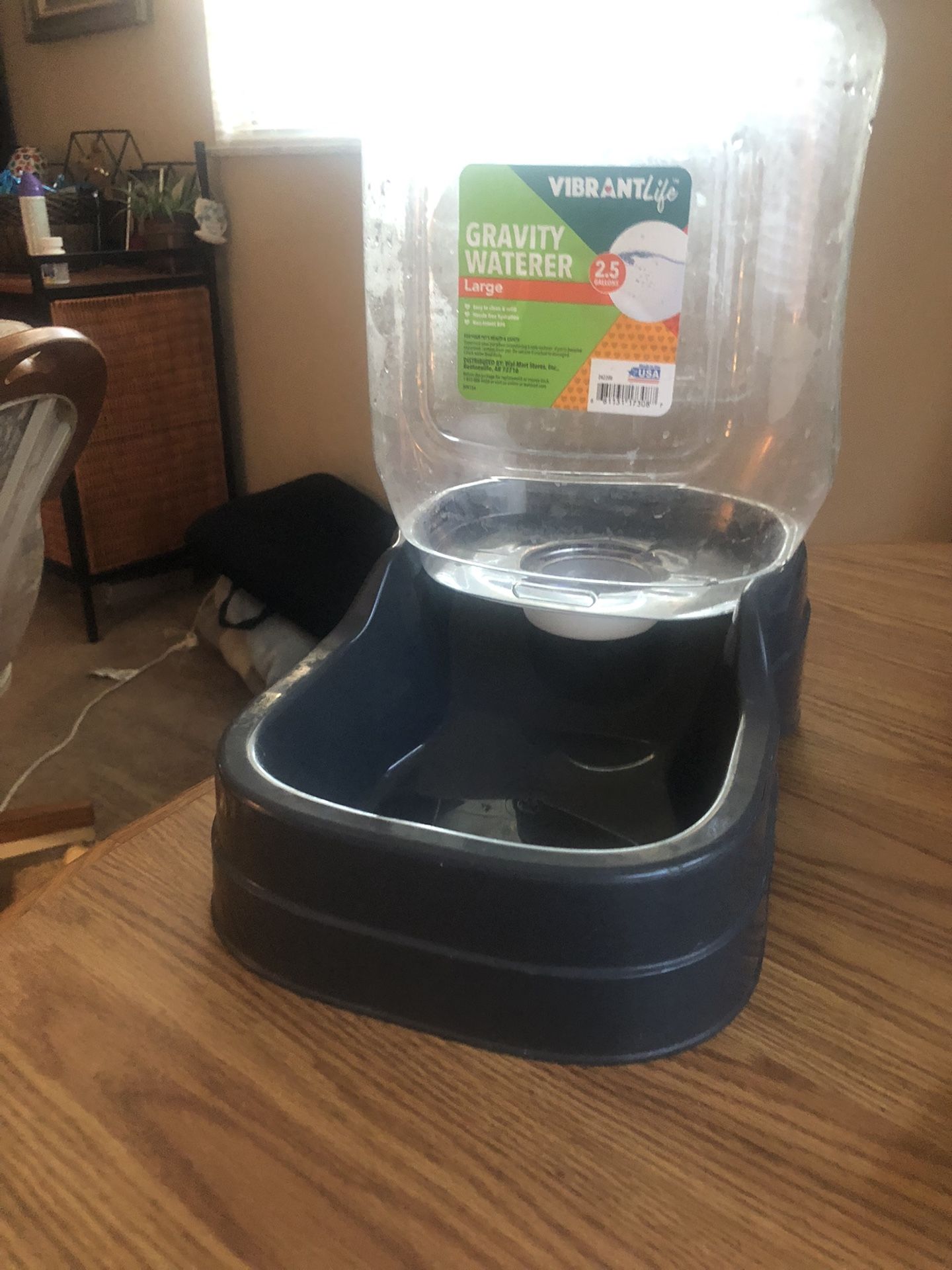 2.5 L Gravity Water Dish For Large Dogs