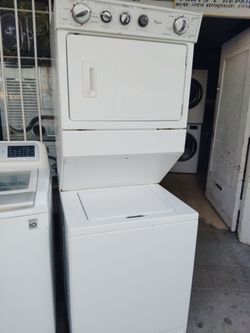 WHIRLPOOL WASHER AND DRYER EVERYTHING GOOD