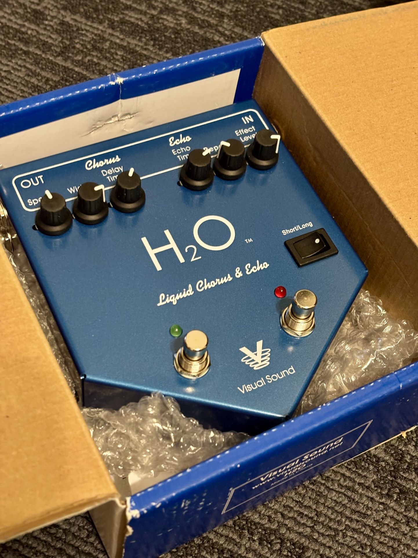 Visual Sound H2O Liquid Chorus Echo V1 White Knob
