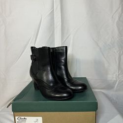 Clarks Bendables Black Leather Abbess Jewel Flats — Women’s 7M