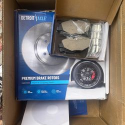 2009 Mercedes-Benz Front Brake Pads And Disc 