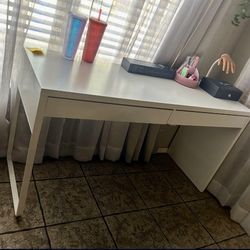 IKEA MICKE DESK