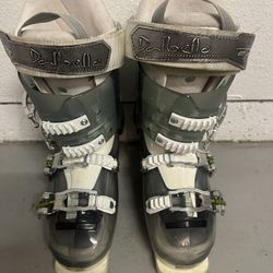 Dalbello Women's Ski Boots – Size 8 