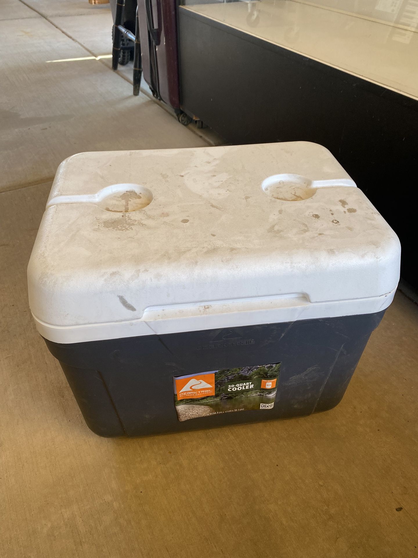 Cooler 30-quart Ozark Trail ** No Handle **