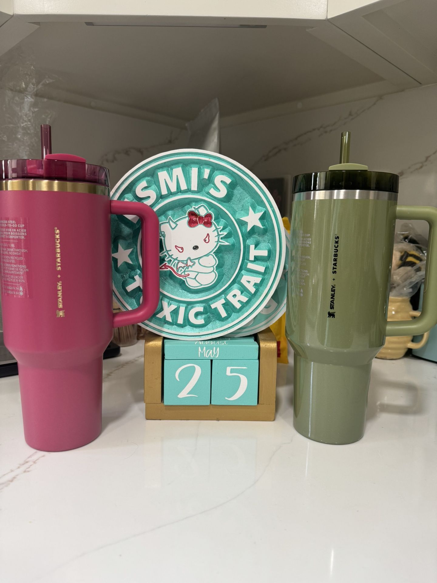 USA berry Starbucks Stanley