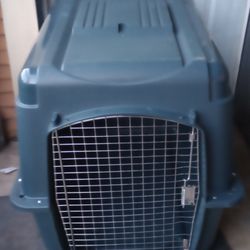 Pet Carrier  Large Dog 50 -70 Lbs..   See All Pictures Read Description 