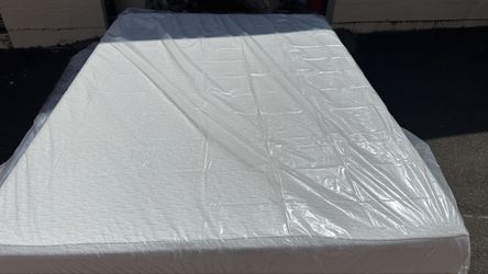 Queen Memory Foam Mattress