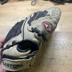 Baseball Glove Easton 10.5 