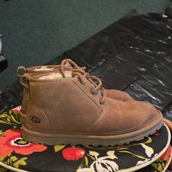 UGG Women's Australia Neumel Size 9 Boot - Chestnut