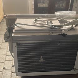 Black & Decker Air Conditioner With Remote for Sale in Fresno, CA - OfferUp