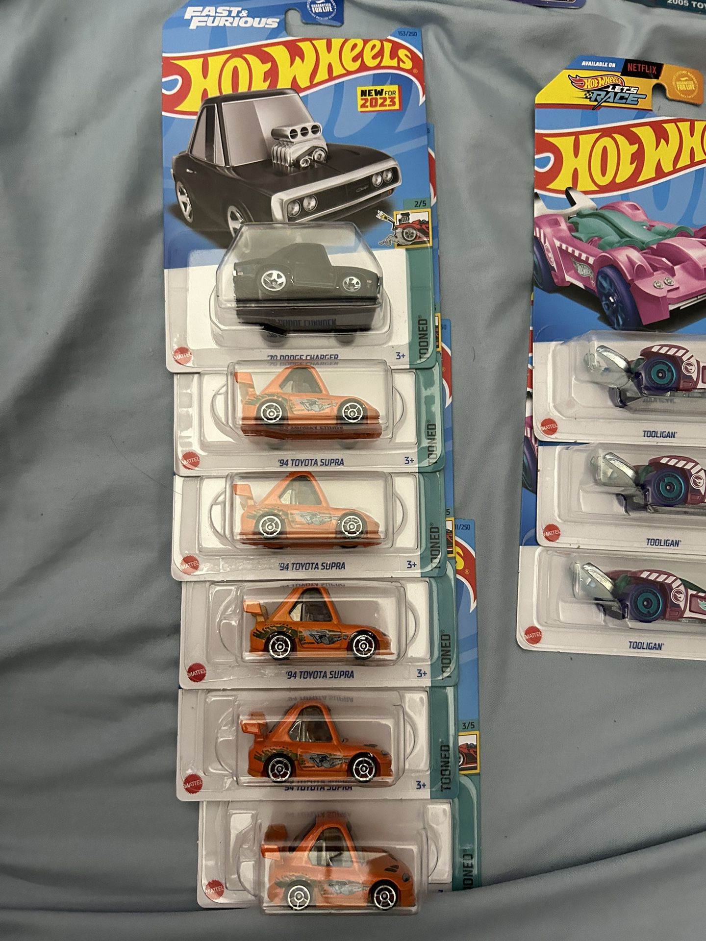 Hotwheels Tooned F&F Charger and Supra