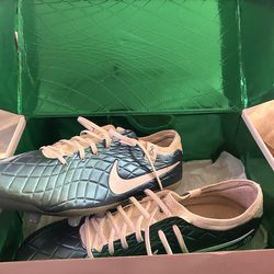 Nike tiempo size 11