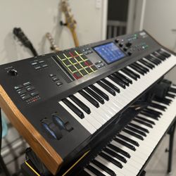 AKAI MPC Key 61 In MINT Condition 