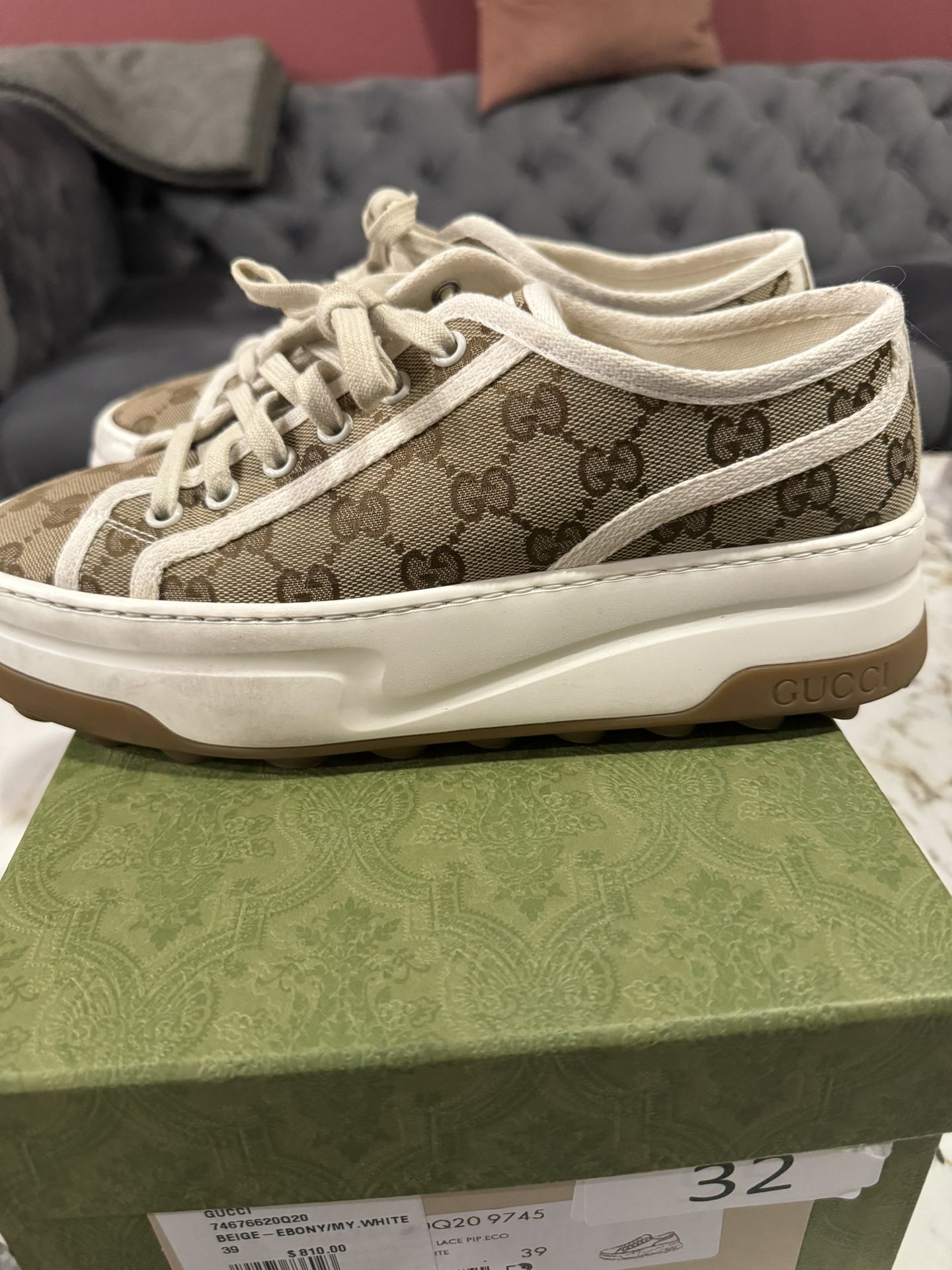 Gucci Women Sneaker 