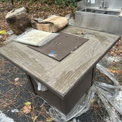 Outdoor GAS Fire PIT(missing some parts)-as pictures 