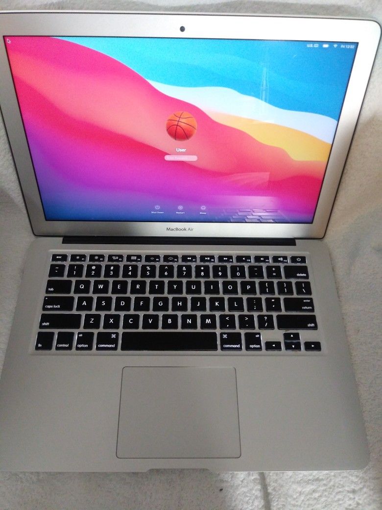 Macbook Air 13" Intel i7- 8GB - 512GB- OS X Big Sur