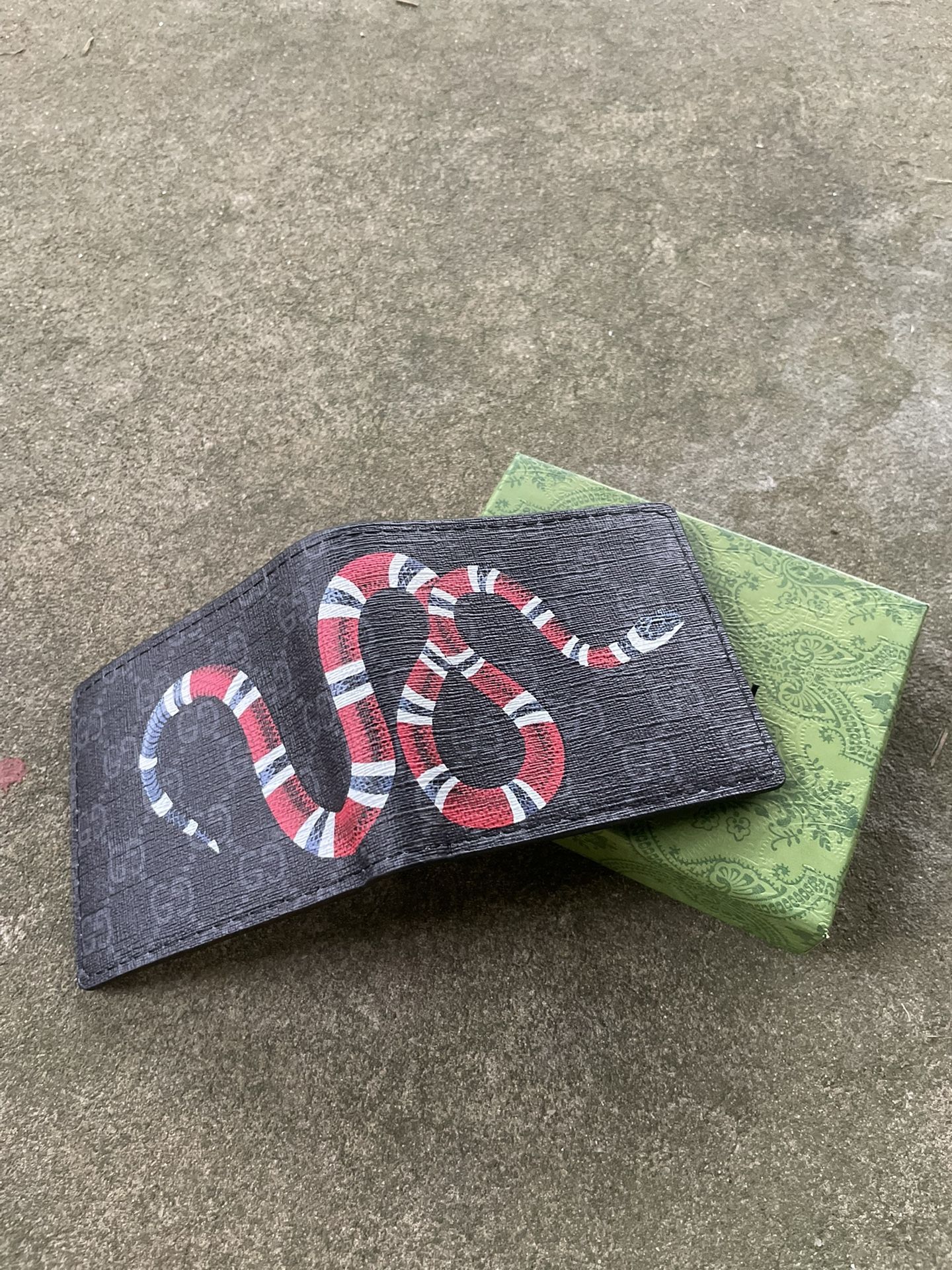GUCCI SNAKE WALLET