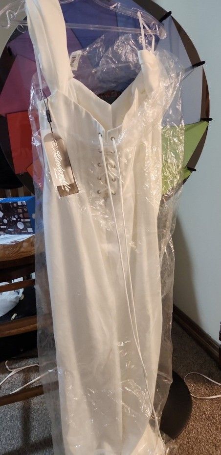 Cinderella Divine Size 18 Off White Sleeveless Satin Wedding Dress NEW WITH TAGS
