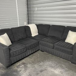 Ashley Furniture Corner Sectional 🚛 Free Delivery