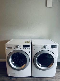 Barely Used Matching L.G Frontloader Washer and Dryer Set Available