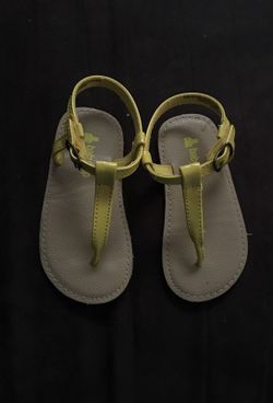 Baby gap thong sandals