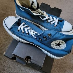 Converse Ink Blue Men's 8.5 Women's 10.5 Never worn w/box