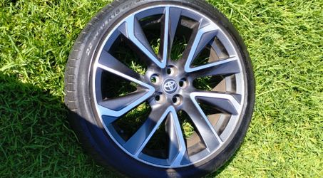 1 OEM TOYOTA COROLLA 18" WHEEL WITH TIRE 225/40/18