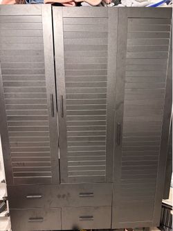 Armoire/Closet