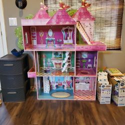 Large Barbie/ Doll House 