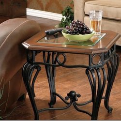 Brand New End Table (1)