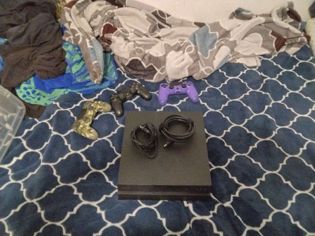 PS4 With 3 Controllers And All Of The Cords For The Ps4