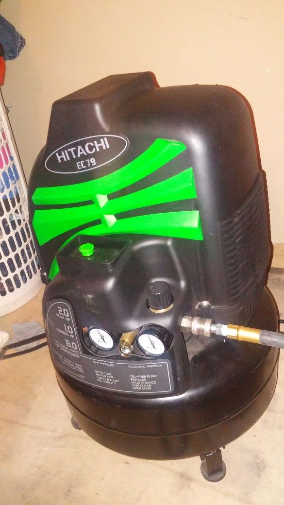 Hitachi EC79 air compressor