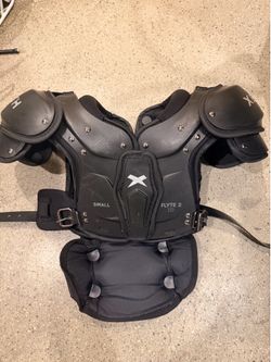Youth Xenith Flynit 2 should pads
