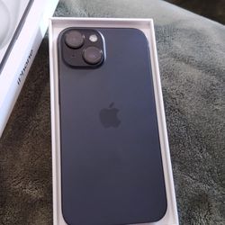 iPhone 15 desbloqueado.         Unlocked iPhone 15 128 GB
