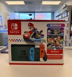 Nintendo Switch  OLED Model Mario Kart 8 Deluxe Bundle
