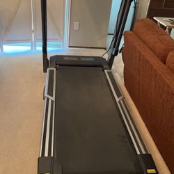 Horizon Rct7.6 Professional Treadmill Programs  , Safe , Effortless Folds Up For Space Saving Gently Used 