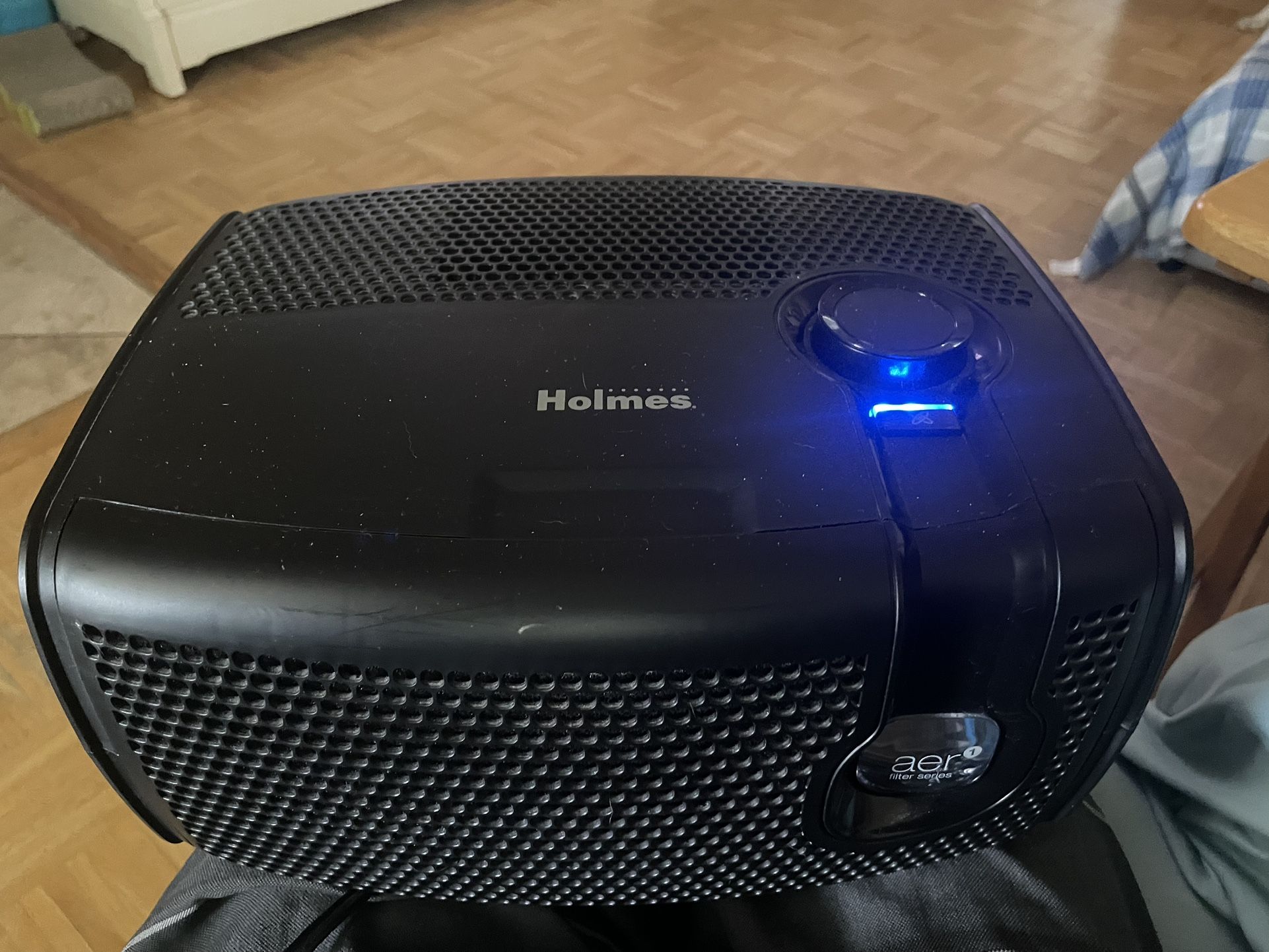 Holmes aer1 Desktop HEPA Air Purifier
