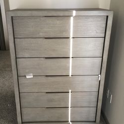 RH STYLE SOLID WOOD CHEST