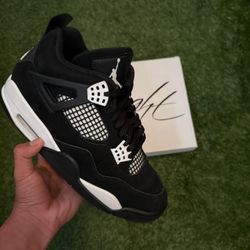 Jordan 4 White Thunder