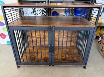 Medium/Large Dog Kennel with Storage