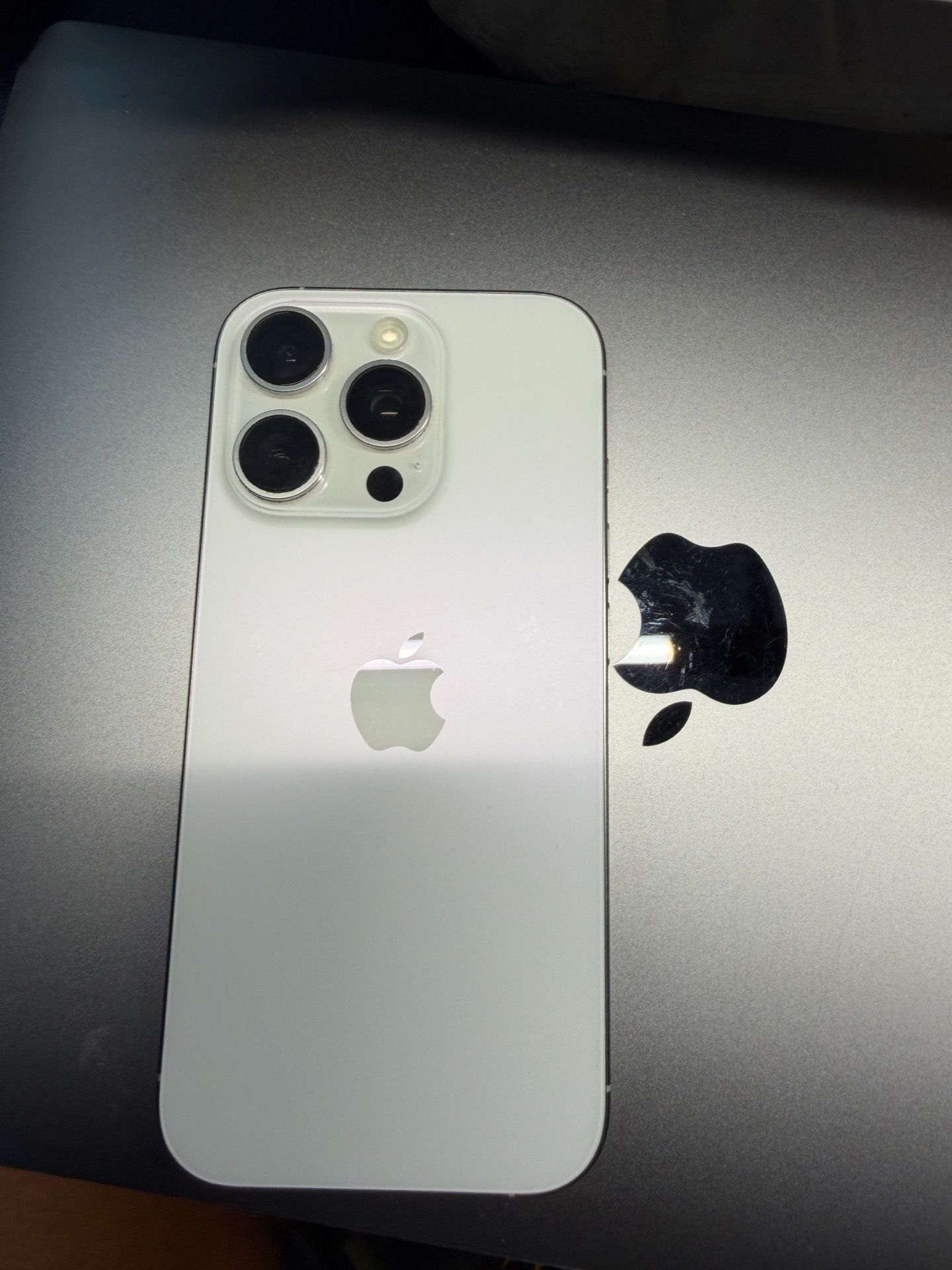 Iphone 16 pro 256GB silver unlocked