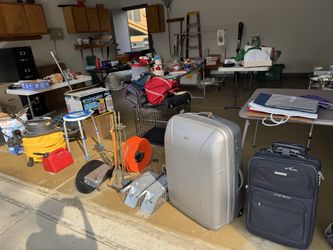 MOVING/GARAGE SALE