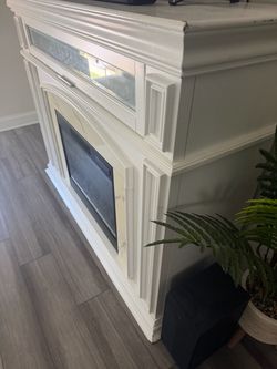 Electric fireplace mantle