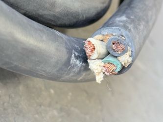 8/3- Gauge wire 600 Volt.