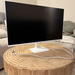 32" Smart Monitor M7 (M70D) 4K UHD with Streaming TV, Speakers and USB-C