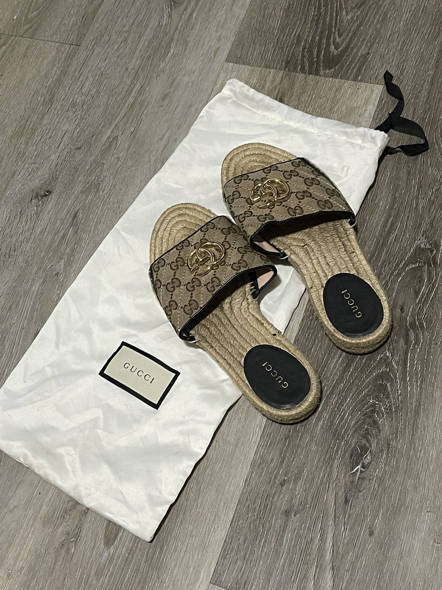 Women Gucci Sandals