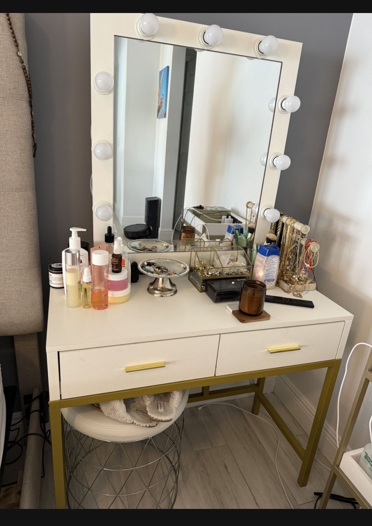 Vanity With Mirror