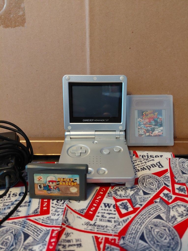 Grey 2002 GBA SP + 2 games